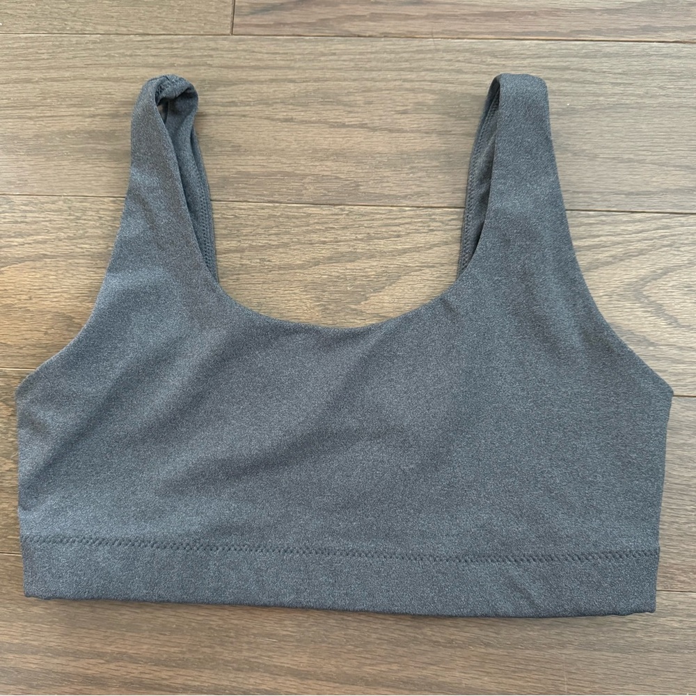 Everlane sports bra in grey size small